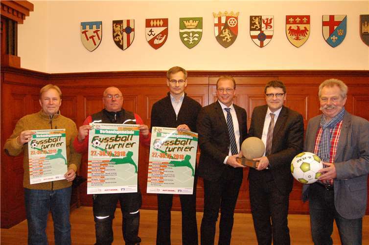 Im Sitzungssaal der Verbandsgemeinde Mendig präsentierten sich die Hauptsponsoren.SK