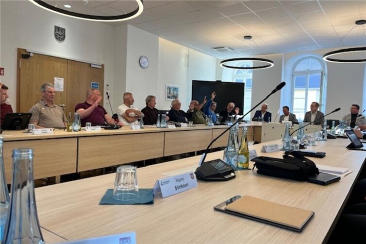 Im Sitzungssaal des Remagener Rathauses wurden die gemeinsamen „Stadtwerke“ aus der Taufe gehoben.