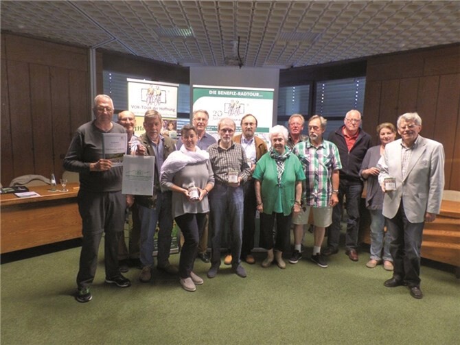Im Sitzungssaal kamen Vereins- und Parteivertreter zusammen, um sich zu informieren und Ideen zu sammeln. STUKO