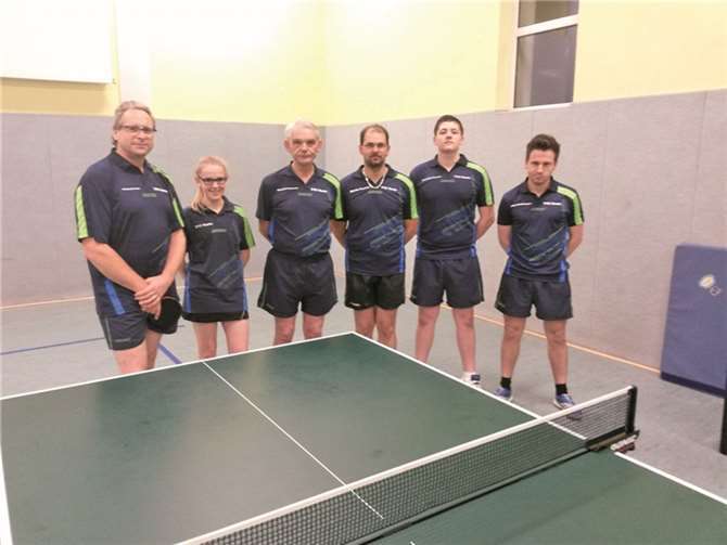 Im Soll liegt bisher die 4. Mannschaft (v.l.) Wolfgang Schneider, Cara Lenz, Manfred Terboven, Mario Fuchs, Benedikt Baums, Ingo Drolshagen.privat