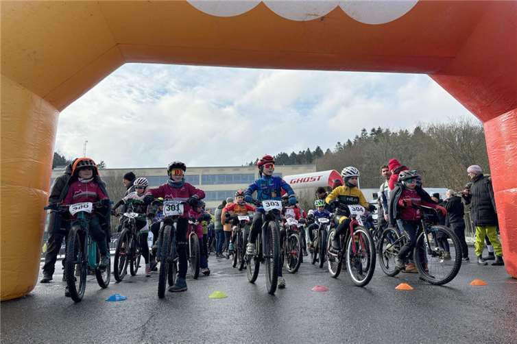 4 personen zelt billig BEST SPORTING wasserdicht MALMÖ I Familienzelt 4 Personen mit 2 Kabinen I Hochwertiges 4 Personen Zelt 465 x 210 x 190 cm mit Vordach und 2000 mm Wassersäule Sport & Freizeit Regenablauf Pedal Type:Ernie Ball VP Classic Wermelskirchen: Qualitätssicherung bei Tente