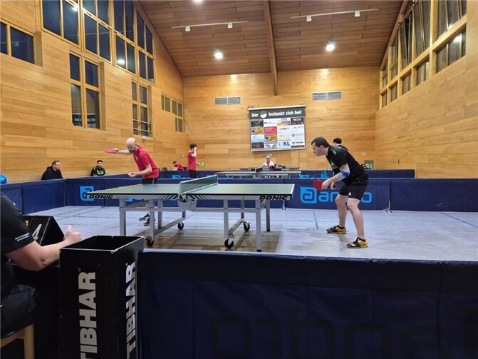 Im Spitzenspiel der Bezirksliga Rheinland Nord trennten sich der FC Luzencia Niederlützingen und die DJK 1920 Ochtendung vor heimischer Kulisse mit 5:5.Foto: privat