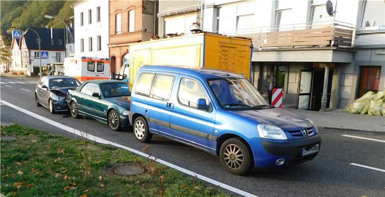 Im Stadtteil Stolzenfels hatte ein BMW-Fahrer ein anderes Fahrzeug auf einen Peugeot geschoben.