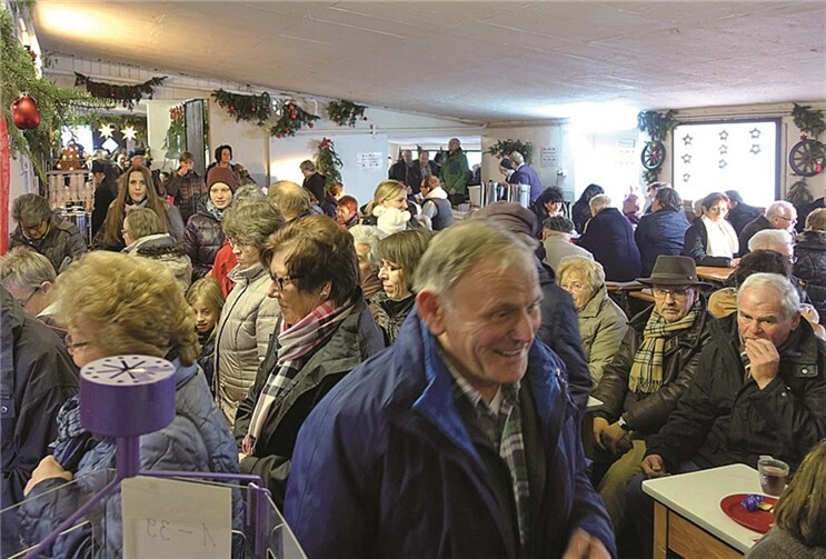 Im Stall wurde es bei Tee und Plätzchen gemütlich.