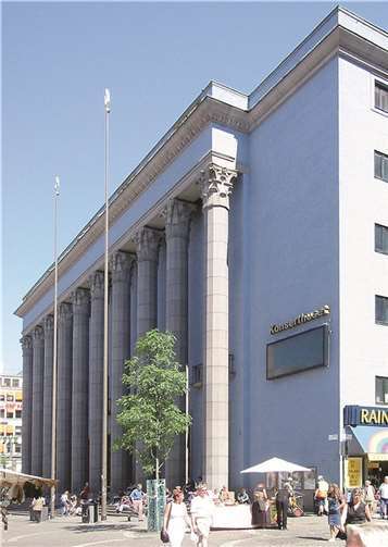 Im Stockholmer Konzerthaus am Heumarkt (Hötorget) findet die feierliche Überreichung aller Preise, mit Ausnahme des Friedenspreises, statt.  Wikipedia/wishes to remain anonymous