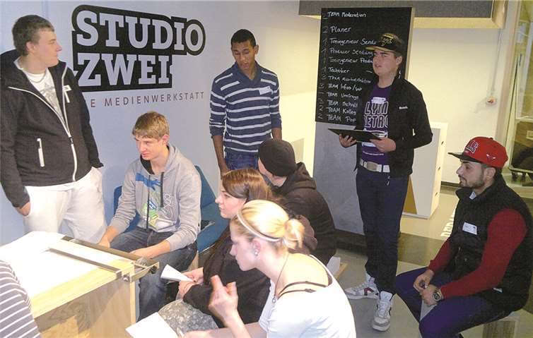 Im Studio Zwei konnten die Auszubildenden eine 15-minütige Sendung produzieren. privat