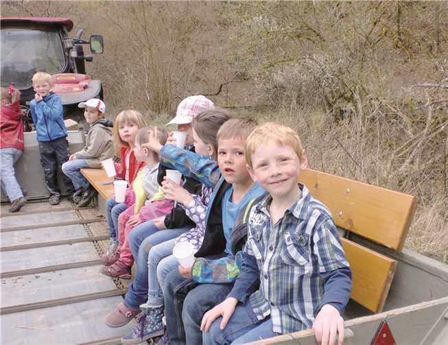 Im Tal wartete bereits ein Traktor samt Planwagen, um alle die wollten, den Rest der Strecke nach Pitscheid zu fahren.privat