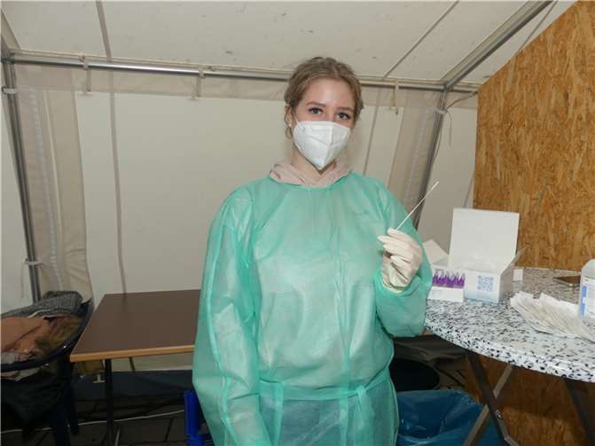 Im Testzentrum auf dem Cochemer Endertplatz liegt der aktuelle Testdurchschnitt bei rund 250 Personen pro Tag.