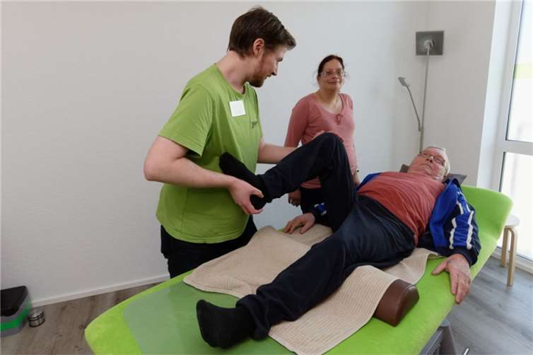 Im Therapiezentrum Balance sind Physiotherapeuten, Podologen und Fußpfleger gefragt, die empathisch sind.