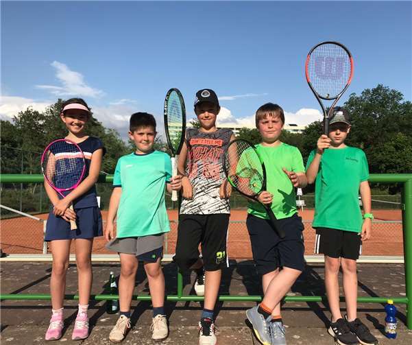Im U10 Team spielen Mitzuki Kreuzberg, Silas Knechtges, Vili Babic, Mika Lieder und Ben Sauermann. Fotos: privat