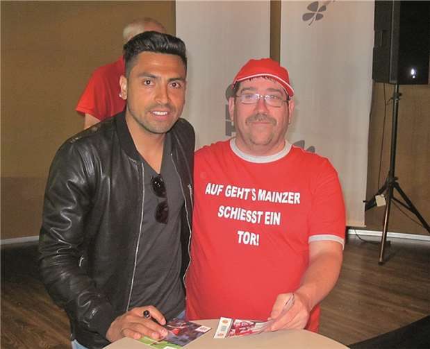 Im VIP-Raum gab es zahlreiche Erinnerungsfotos mit Profis von Mainz 05.