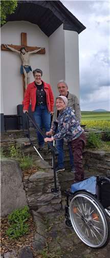 Im Vordergrund Hildegard Dähler, dahinter Projektleiterin Andrea Schütz und Manfred Gerner.  Foto: privat