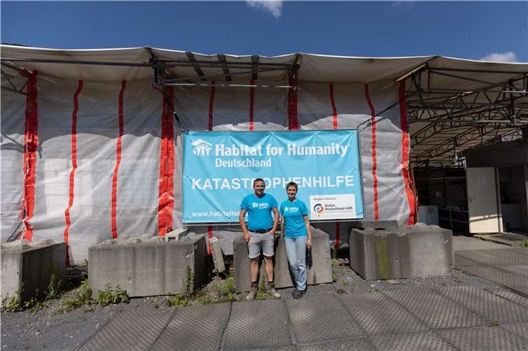 Im Werkzeugverleih im rheinland-pfälzischen Dernau konnten sich Flutbetroffene aus dem ganzen Ahrtal sowohl Geräte zur Trocknung als auch Werkzeuge zum Wiederaufbau ihrer teils vollständig zerstörten Häuser kostenlos ausleihen.  Copyright: Aktion Deutschland Hilft//Malek Sayadi