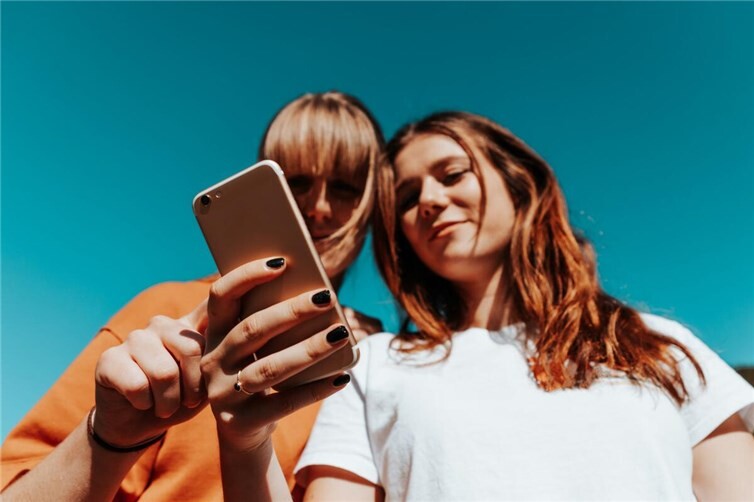 Im Wochenendseminar Ende Mai in Vallendar geht es darum, wie gute Nachrichten & Geschichten im digitalen Raum erzählt werden können.