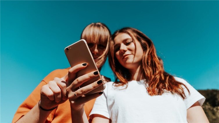 Im Wochenendseminar Ende Mai in Vallendar geht es darum, wie gute Nachrichten & Geschichten im digitalen Raum erzählt werden können.