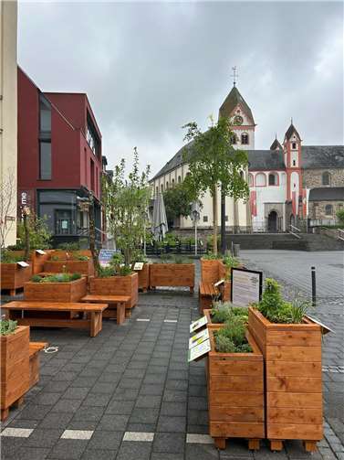 Gemeinsam messen, gestalten, mitdenken Im Workshop des MakerSpace entstehen Bodenfeuchtesensoren für die Hochbeete der Entdeckerlounge auf dem Kirchplatz. Foto: Hörstel/Stadt Bendorf