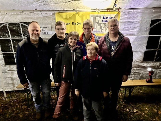 Im Zelt konnte sich gestärkt werden. Foto: Matthias Beilein
