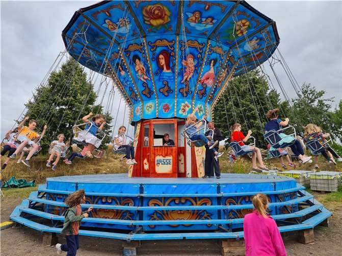 Im aufgebauten „Kirmesdorf“ war für jeden etwas dabei. Foto: privat