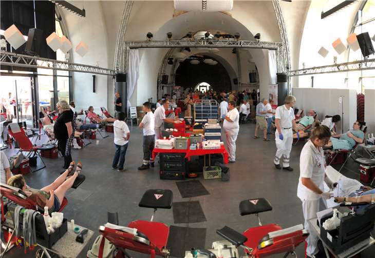 Im besonderen Ambiente des Kuppelsaals war zur Blutspende gebeten worden.  DRK Mittelrhein