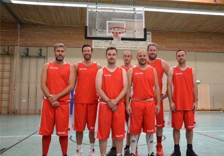 Ehemalige A-Jugend gewinnt dritten Wolfgang Kube - Cup Im dritten Jahr in Folge richtete der Förderverein Basketball des TuS Treis-Karden im Gedenken an seinen früh verstorbenen Abteilungsleiter und Gründer, Wolfgang Kube, ein Ü 35 Turnier aus.privat