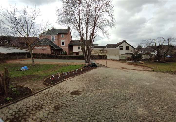 Im ehemalige Pfarrgarten in Heimersheim ist nun ein Bouleplatz zu finden. Fotos: privat