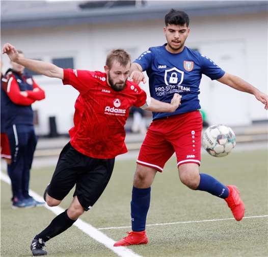 Im ersten Durchgang entwickelte sich ein ausgeglichenes Spiel.  Foto: Thorsten Stephan