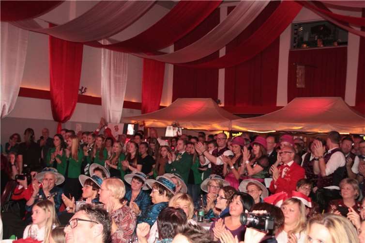 Im ganzen Saal herrschte gute Stimmung. 