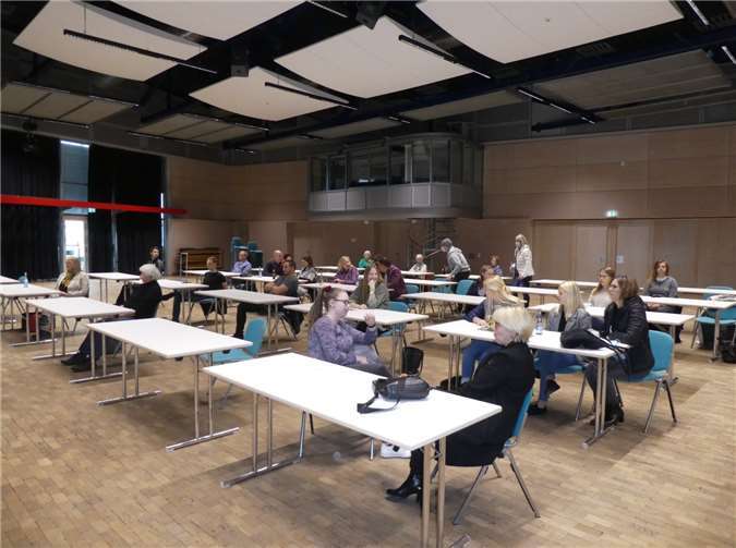 Im großen Saal des Forums konnte die Jahreshauptversammlung entsprechend der geltenden Hygienevorgaben durchgeführt werden. Fotos: privat