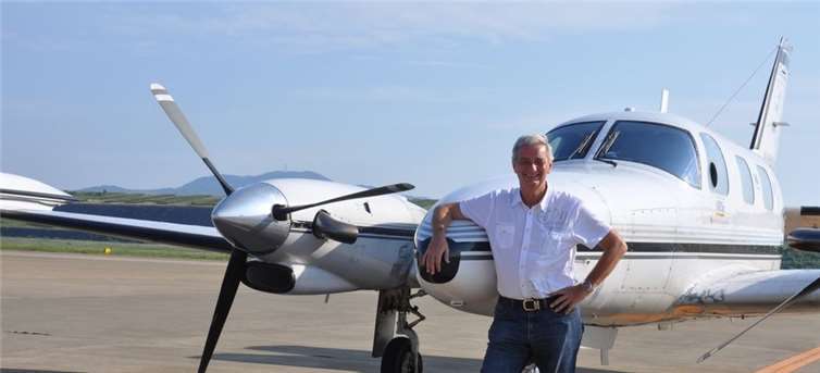 Im günstigen Vorverkauf erhält man bei röhrig jetzt Karten für die Multivisions-Schau „Weltumrundung“, zum Beispiel in der Mehrzweckhalle in Lehmen. Reiner Meutsch Stiftung FLY & HE