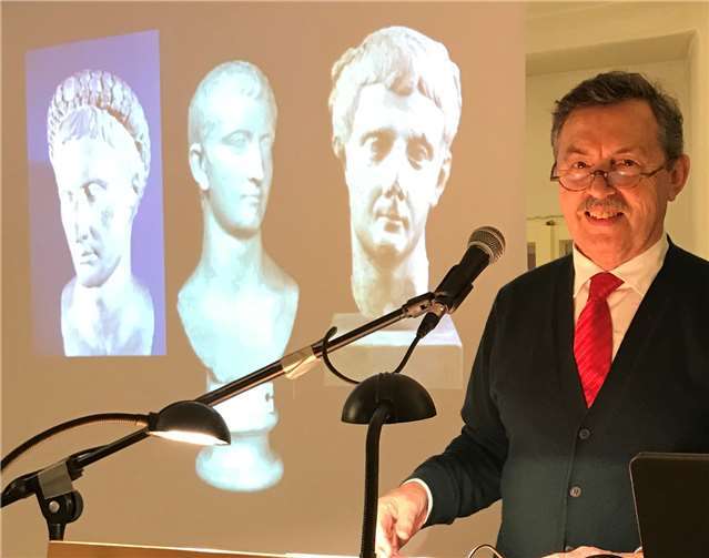 Im gut besuchten Odendorfer Zehnthaus erfuhren die Zuhörer einiges über den Feldherrn Germanicus. privat