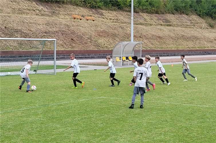 Im heimischen Waldstadion in Nickenich wurde die Mannschaft von TuS Mayen 2 in der ersten Kreispokalrunde empfangen. Foto: JSG Nickenich/Eich/Kell