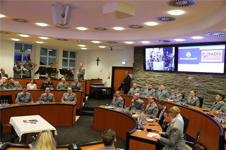 Im historischen Ratssaal fand die Feierstunde statt. Fotos: WAMFO.DE