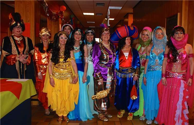 Im letzten Jahr waren sie noch mit Kamelen im Orient unterwegs, in der neuen Session schiffen sie mit Gondeln zum Carneval Venezia.privat