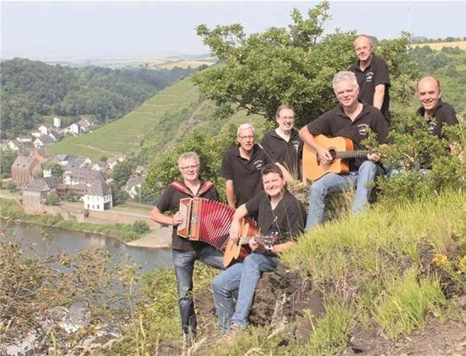 Im röhrig-August-Newsletter wird über viele Events – auch mit freiem Eintritt – in der Region informiert, wie der Auftritt der neuen Kulturpreisträger „Schdäifleda“ in Alken am 16. August. Foto: privat