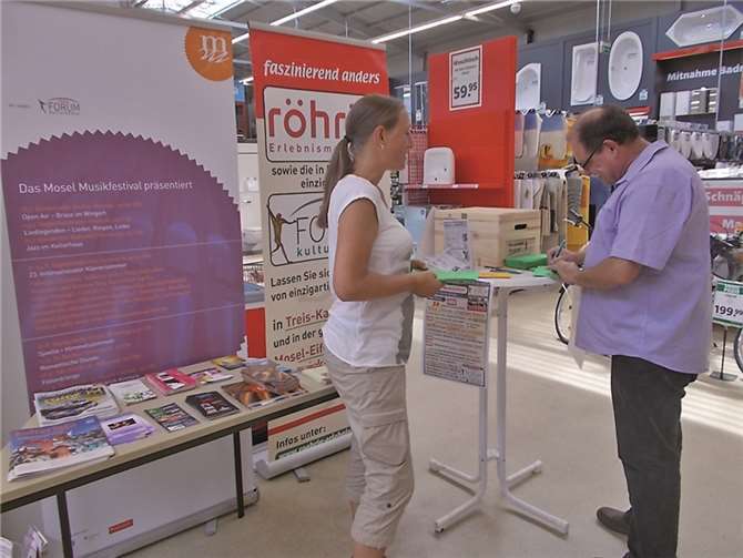 Im röhrig-bauzentrum gab es auch Karten zu gewinnen. privat