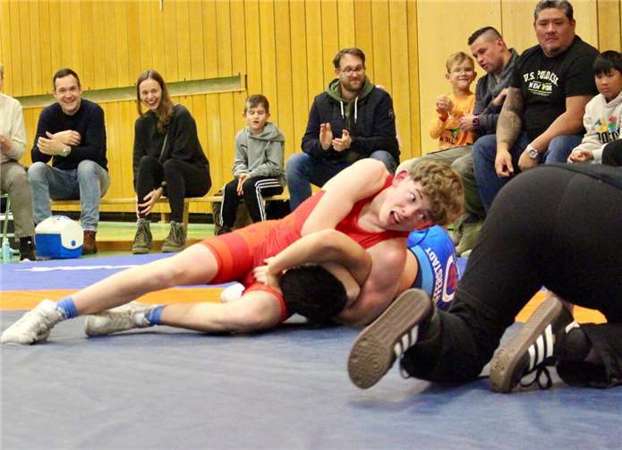 Im roten Trikot Till Wunderlich von der Wettkampfgemeinschaft WKG Metternich/Rübenach/Boden.  Foto: privat