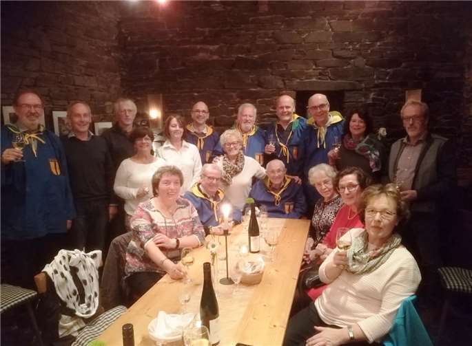 Im schönen Ambiente des Winzerhofes Gietzen in Hatzenport hielt die Mönchsberger Weinbruderschaft am Martini-Tag ihr diesjähriges Martini-Kapitel ab.privat