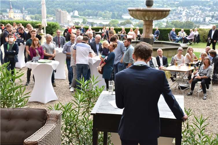 Im tollen Ambiente von Schloss Arenfels feierte der TTC Bad Hönningen sein 75-jähriges Bestehen.