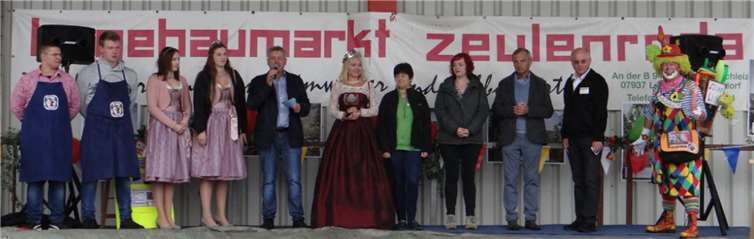 Im vergangenen Jahr bei „25 Jahre röhrig-Moselweinfest in Thüringen“ hatte die Abordnung von der Mosel ein schönes Weinquiz in Thüringen durchgeführt, wo die Gewinner jetzt beim Wein- und Heimatfest in Moselkern ein fantastisches Programm erleben.Foto: privat