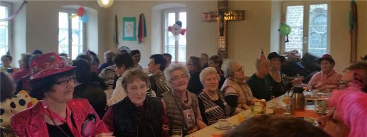 Im voll besetzten Saal genoss man das Programm.