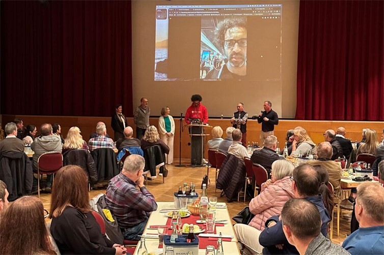Immanuel Bär zeigte auf, dass es Cyberkriminellen manchmal „sehr einfach“ gemacht wird an sensible Daten heranzukommen. 