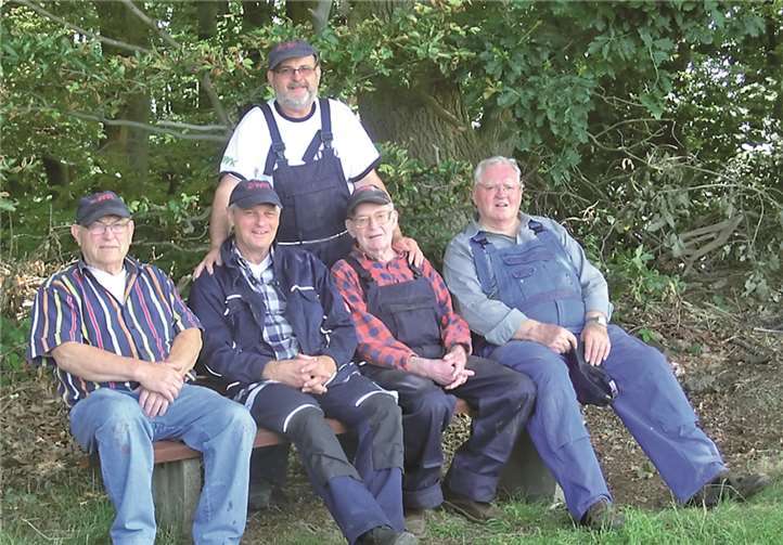 Immer donnerstags treffen sich die Männer der Seniorenwerkstatt Niederzissen zum Nutzen der Gemeinde. Weitere Interessenten sind jederzeit willkommenprivat