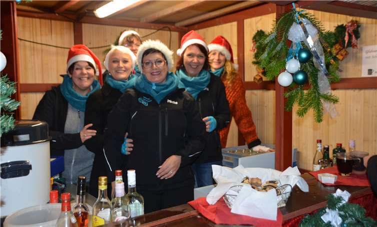 Immer gut gelaunt im Einsatz: Kempenichs Möhnen.