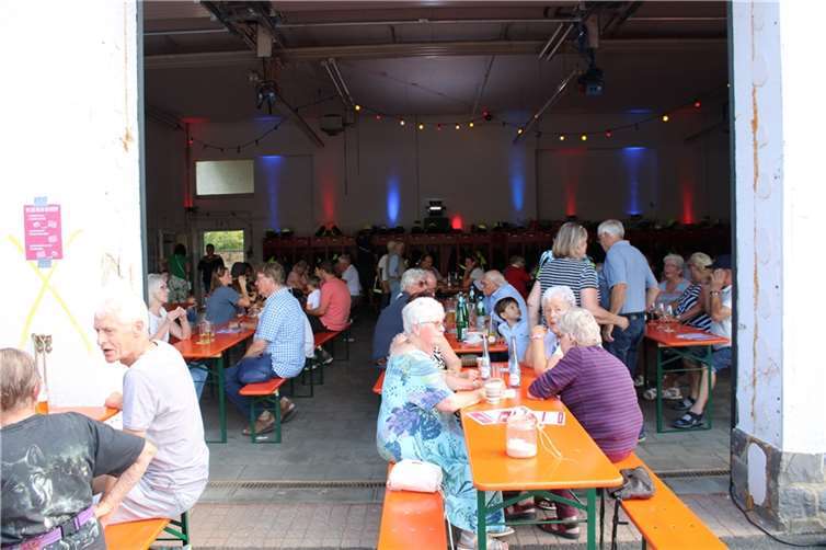 „Eigentlich hatten wir Hände zu wenig“ Immer sehr gut besucht: das Ahrweiler Feuerwehrfest.