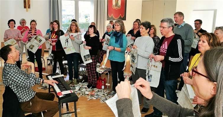 Immer wieder arbeiten die Sänger an ihrer Stimme und haben viel Spaß dabei. Foto: privat
