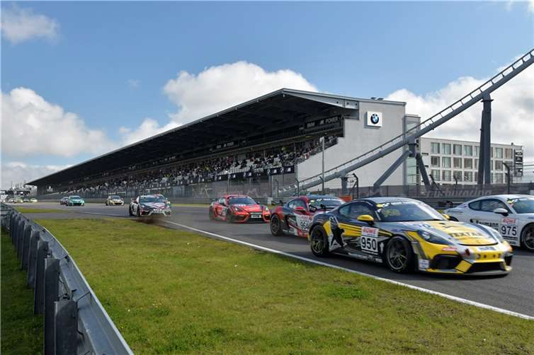 Immer wieder packende Positionskämpfe prägten den Verlauf des Rennens. Foto: BURG