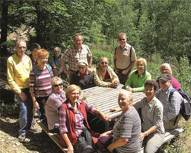 Immer wieder verlockend - ein Stopp am Picknicktisch des Waldschluchtenweges.