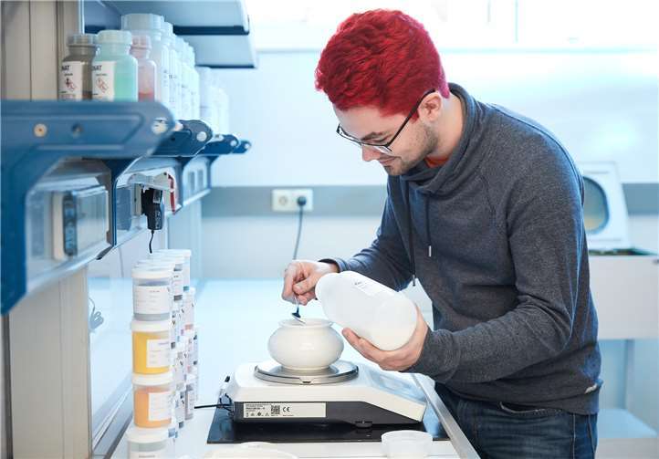 Impressionen aus den Werkstofftechnik-Laboren am WesterWaldCampus aus der Vor-Corona-Zeit.Foto: Hochschule Koblenz/Gloger