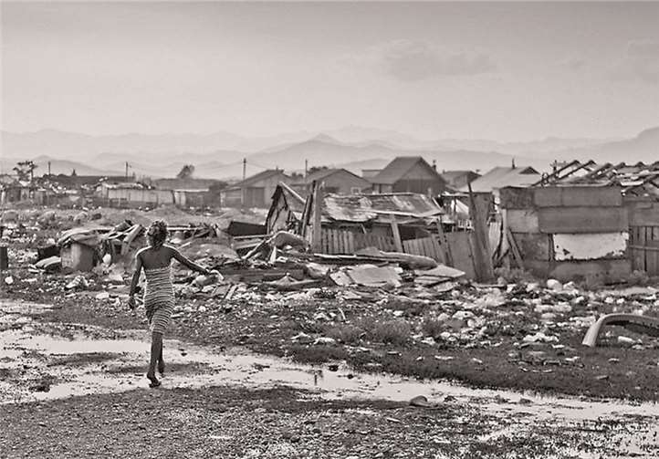 Impressionen des Flüchtlingslager in Konik werden gezeigt.