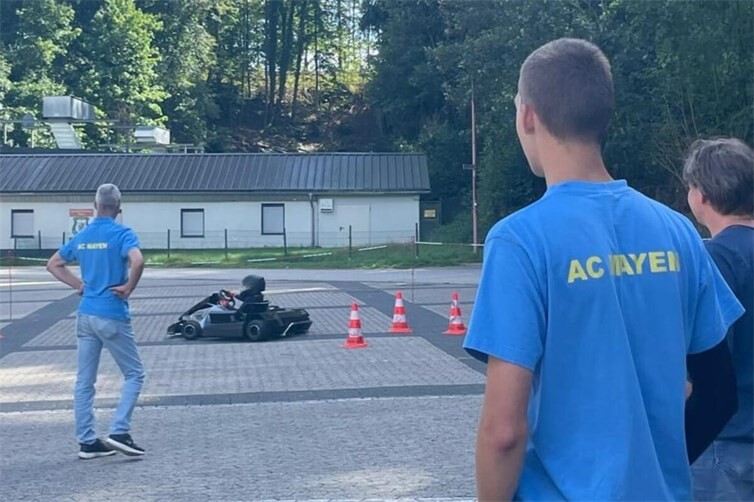 23 Kinder und Jugendliche schnuppern Motorsportluft beim AC Mayen